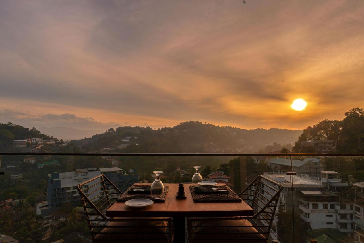 Rivora Heights Hotel Kandy Exterior photo
